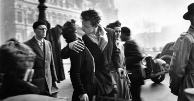 Robert Doisneau Il Bacio dell’Hotel de Ville, 1950 © Atelier Robert Doisneau