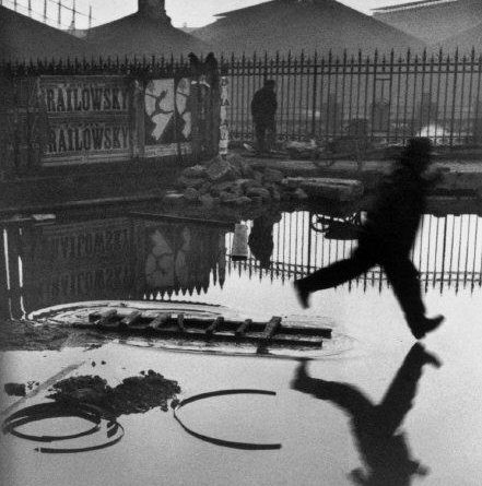 FRANCE. Paris. Place de l'Europe. Gare Saint Lazare. 1932. © Henri Cartier-Bresson / Magnum Photos