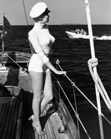 Winnie off the coast of Cannes, 1975 from the series White Women © Helmut Newton Estate