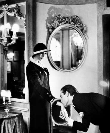 At Maxim´s from the series Sleepless Nights Paris 1978 © Helmut Newton Estate